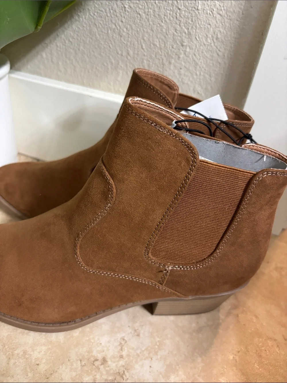 Arizona Jean Company Men's Suede Chukka Boots in Tan Brown